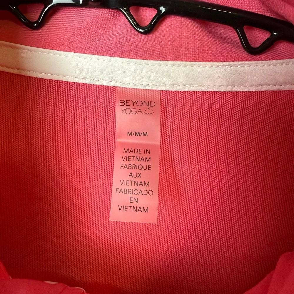 NWOT Beyond Yoga Retro Pink Jacket - Picture 6 of 7